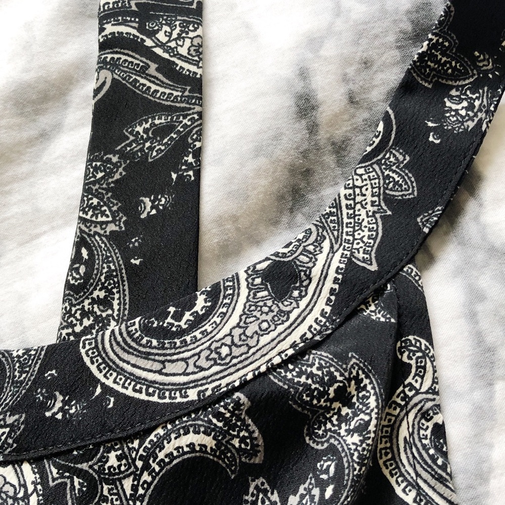 Flowy Patterned Tank Top - Picture 6 of 6